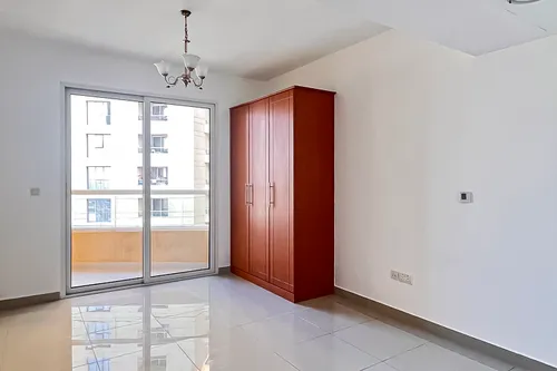  Apartment in Lakeside Tower B