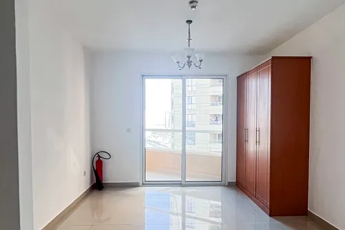  Apartment in Lakeside Tower B