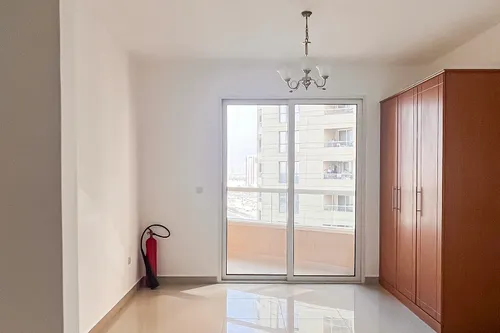  Apartment in Lakeside Tower B