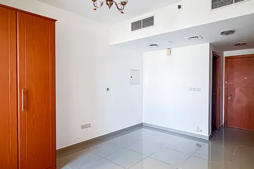  Apartment in Lakeside Tower B