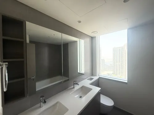 2 Bedrooms Apartment in Creek Gate Tower 1