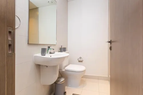 3 Bedrooms Apartment in Creek Gate Tower 1