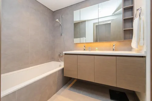3 Bedrooms Apartment in Creek Gate Tower 1