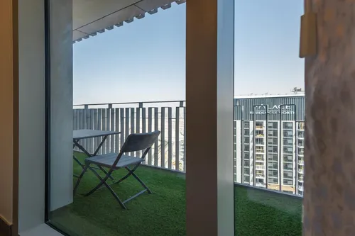 3 Bedrooms Apartment in Creek Gate Tower 1