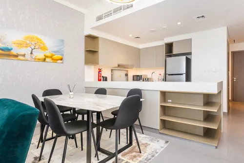 3 Bedrooms Apartment in Creek Gate Tower 1