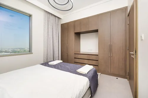 3 Bedrooms Apartment in Creek Gate Tower 1