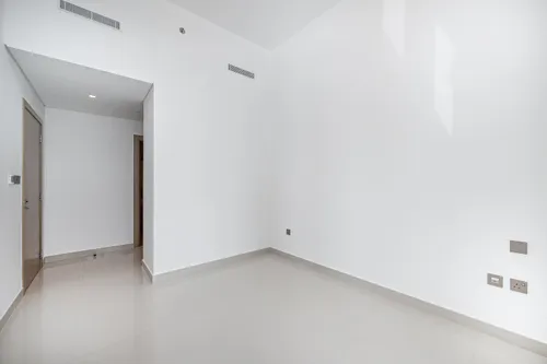 1 Bedroom Apartment in 17 Icon Bay Building 1