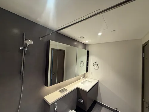 1 Bedroom Apartment in Creek Gate Tower 1