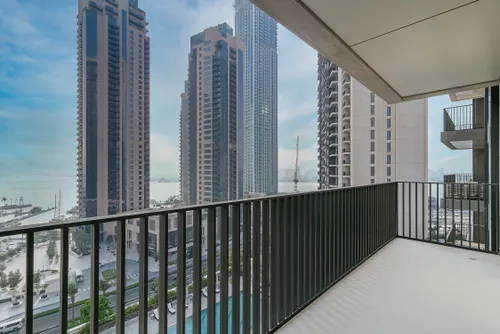 2 Bedrooms Apartment in Creek Horizon Tower 1