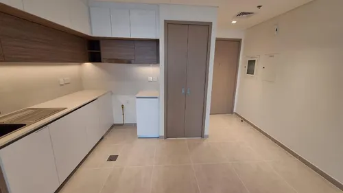 1 Bedroom Apartment in Creek Edge Tower 2