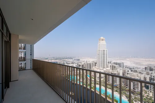 3 Bedrooms Apartment in Creek Palace