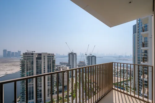 3 Bedrooms Apartment in Creek Palace