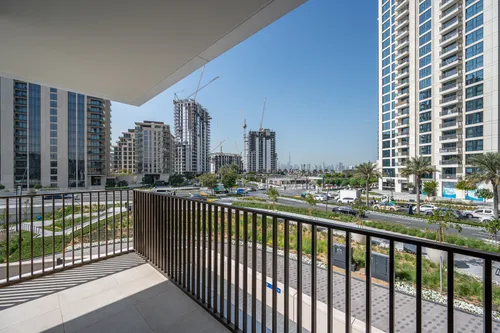 2 Bedrooms Apartment in Creek Palace