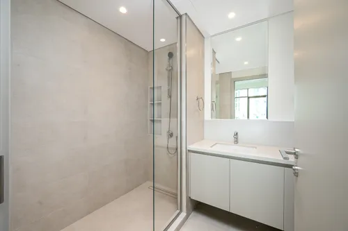 2 Bedrooms Apartment in Creek Palace
