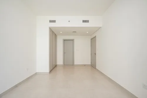 2 Bedrooms Apartment in Creek Palace