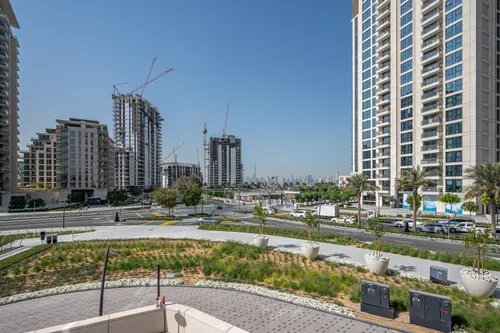 2 Bedrooms Apartment in Creek Palace