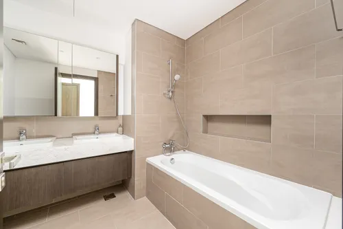 2 Bedrooms Apartment in Creekside 18 A