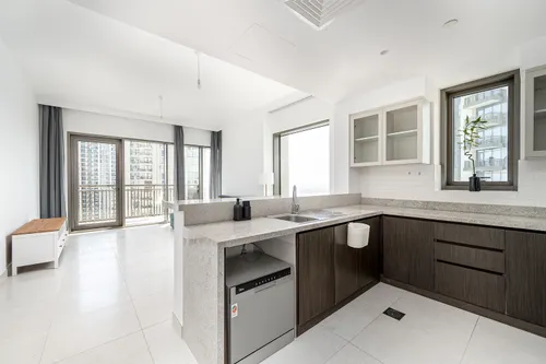 2 Bedrooms Apartment in Creekside 18 A