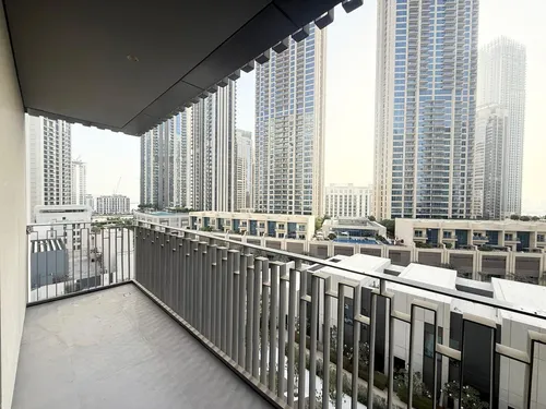 2 Bedrooms Apartment in Creek Gate Tower 2