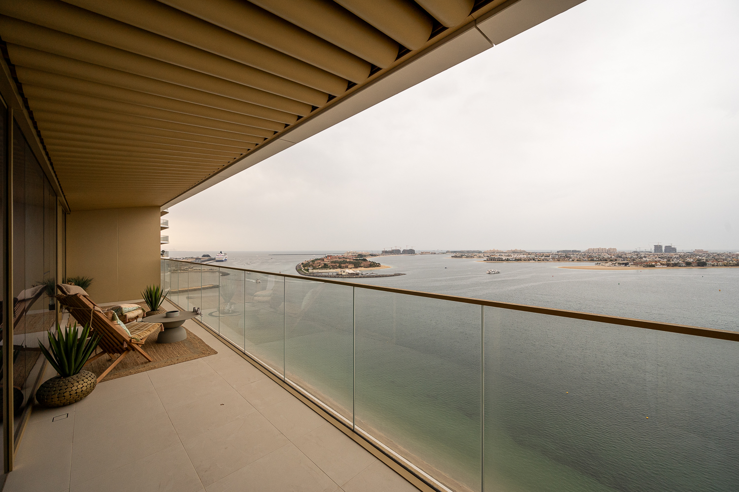 2 Bedrooms Apartment in Grand Bleu Tower 1