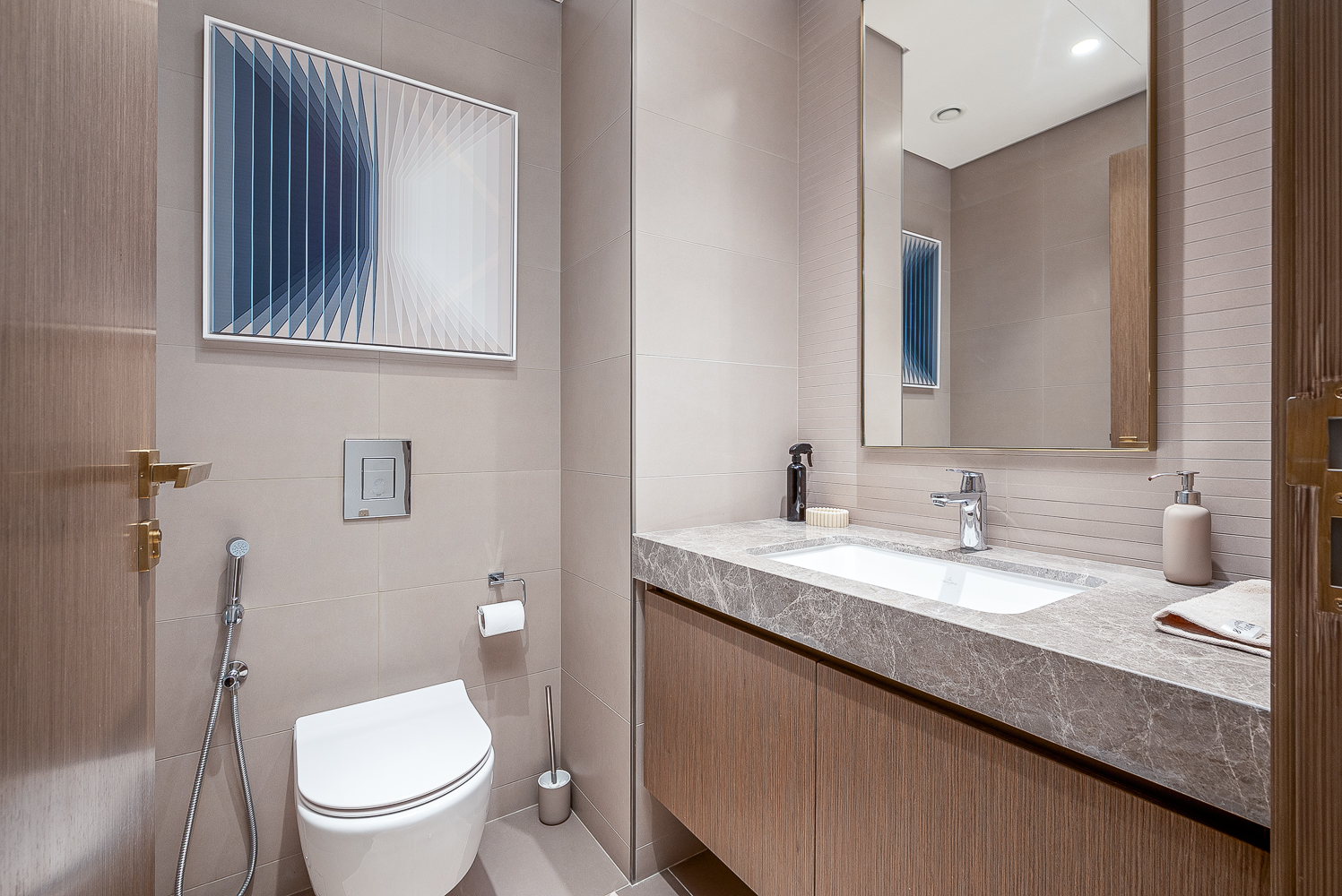 2 Bedrooms Apartment in Grand Bleu Tower 1