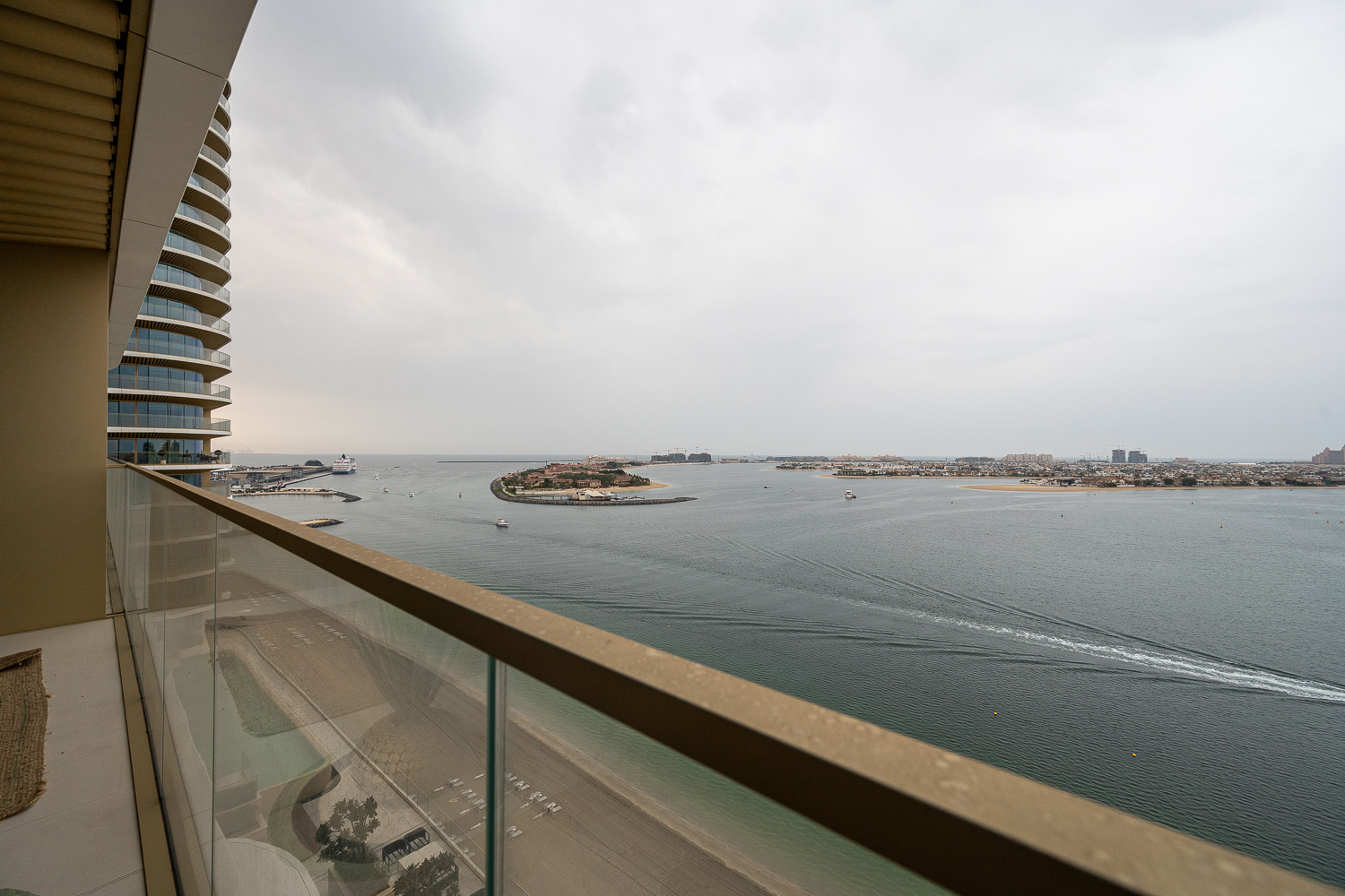 2 Bedrooms Apartment in Grand Bleu Tower 1