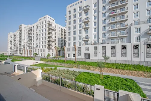 Single Row | Corner Unit | Spacious | 4 Beds