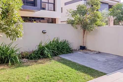 3 Bedrooms Villa in The Field