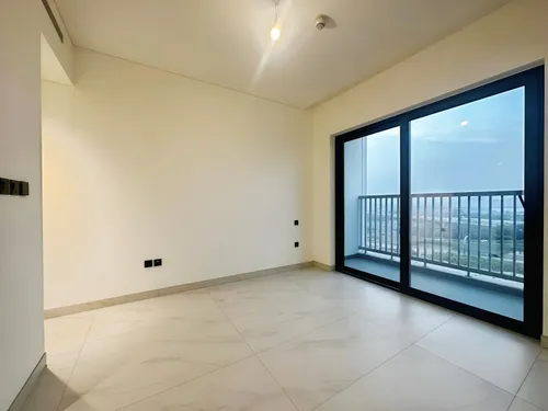 2 Bedrooms Apartment in The Crest Tower A