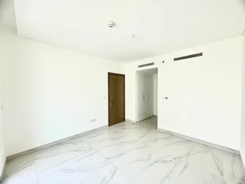 2 Bedrooms Apartment in One Park Avenue
