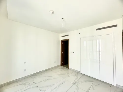 2 Bedrooms Apartment in One Park Avenue