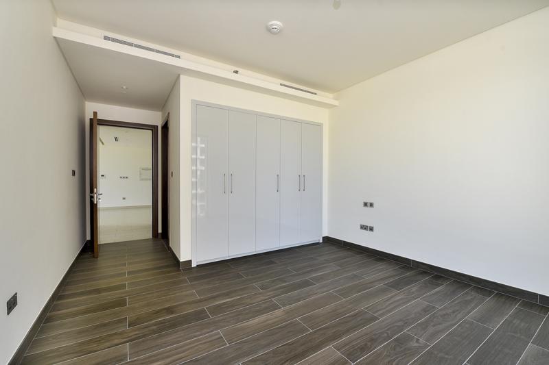 2 Bedrooms Apartment in Hartland Greens 1