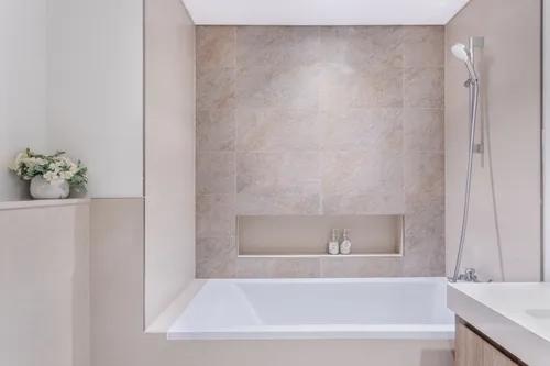 2 Bedrooms Apartment in Downtown Views II Tower 2