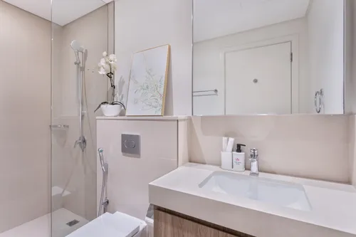2 Bedrooms Apartment in Downtown Views II Tower 2