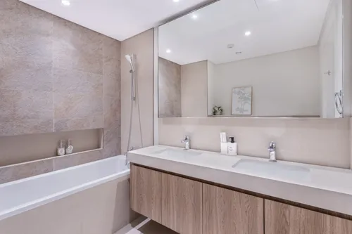 2 Bedrooms Apartment in Downtown Views II Tower 2