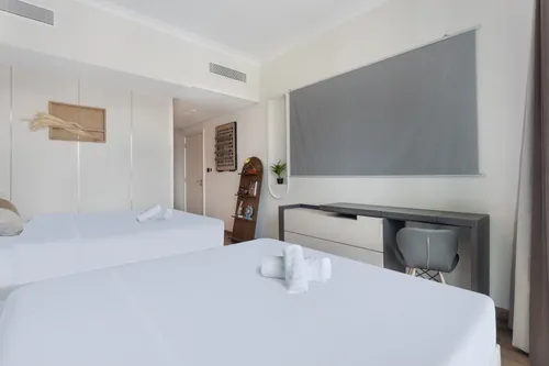 2 Bedrooms Apartment in Downtown Views II Tower 2