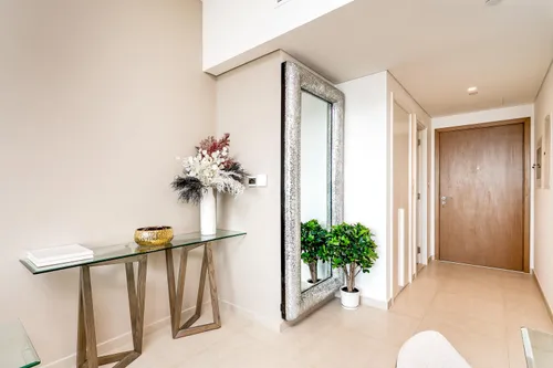 3 Bedrooms Apartment in Downtown Views II Tower 1