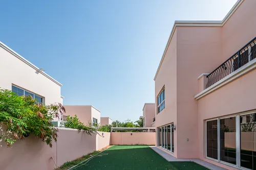4 Bedrooms Villa in Nad Al Sheba Villas