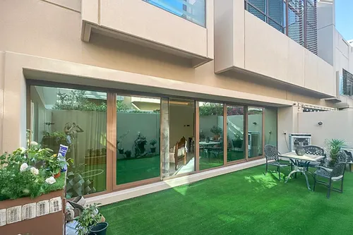 4 Bedrooms Villa in Grand Views