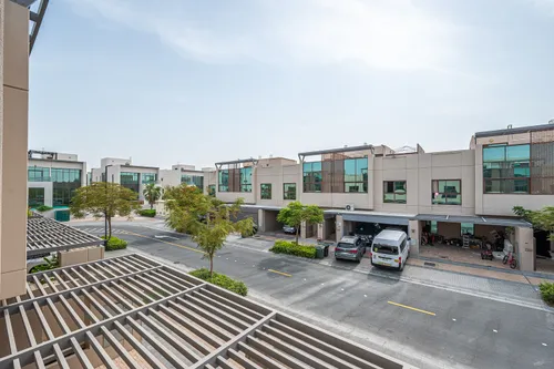 4 Bedrooms Townhouse in Grand Views