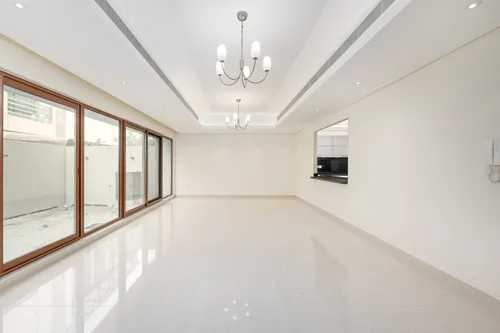 4 Bedrooms Townhouse in Grand Views