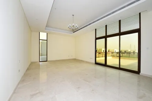 5 Bedrooms Villa in Millennium Estates