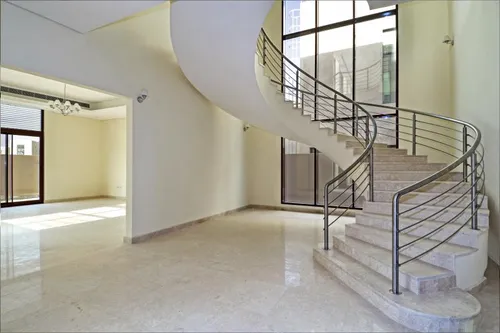 5 Bedrooms Villa in Millennium Estates