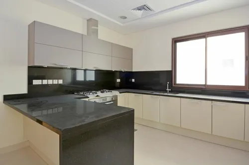 5 Bedrooms Villa in Millennium Estates