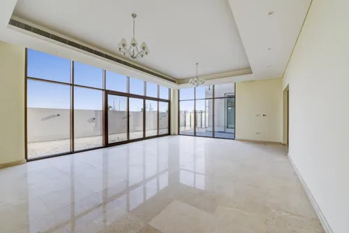 5 Bedrooms Villa in Millennium Estates