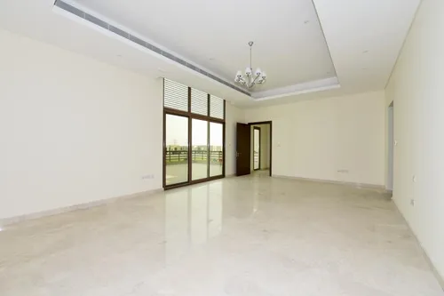 5 Bedrooms Villa in Millennium Estates