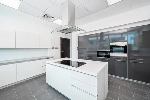 3 Bedrooms Apartment in Sunset Residence