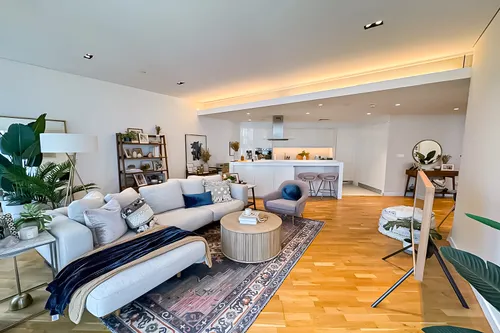 2 Bedrooms Apartment in Apartment Building 2