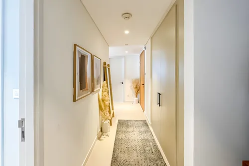 2 Bedrooms Apartment in Apartment Building 2