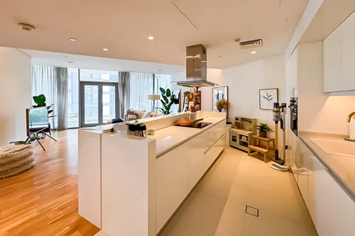 2 Bedrooms Apartment in Apartment Building 2